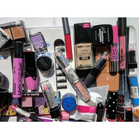 Makeup Bundle! - Picture 4 of 6